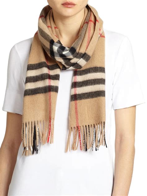 burberry scary|Burberry check scarf.